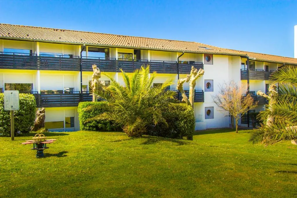 leader village 2 1.webp