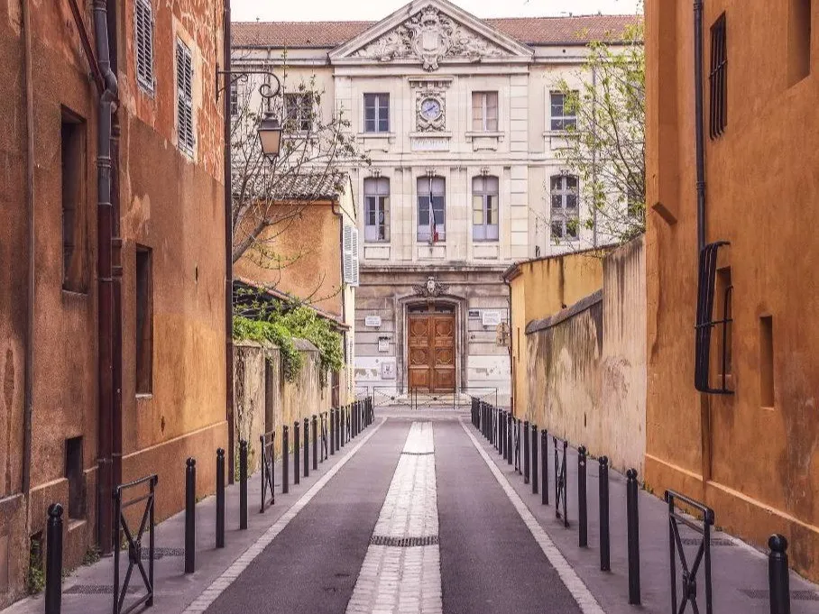 marseille bb.webp